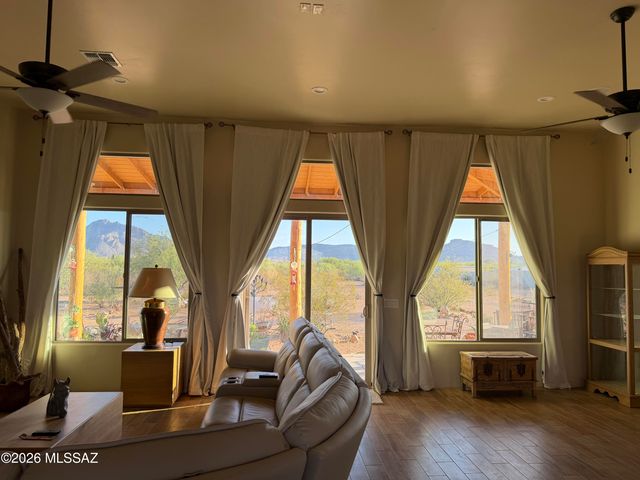 5700 W Iowa Street, Tucson, AZ 85757