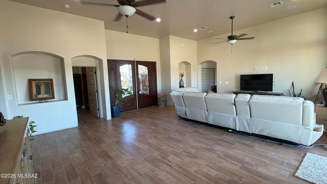 5700 W Iowa Street, Tucson, AZ 85757