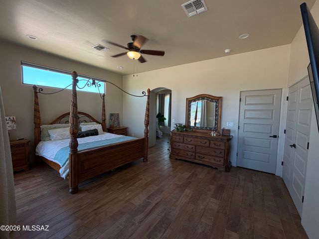 5700 W Iowa Street, Tucson, AZ 85757