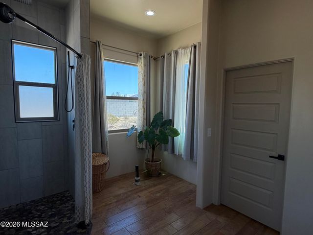 5700 W Iowa Street, Tucson, AZ 85757