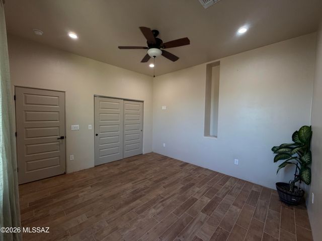 5700 W Iowa Street, Tucson, AZ 85757