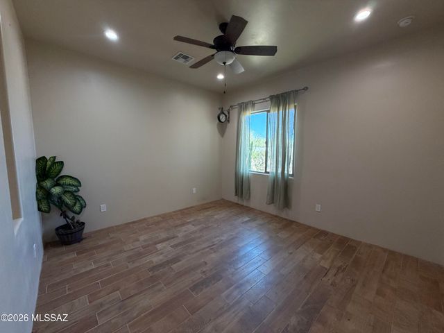 5700 W Iowa Street, Tucson, AZ 85757