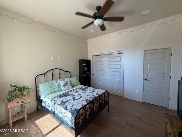 5700 W Iowa Street, Tucson, AZ 85757