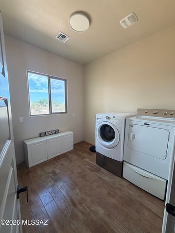 5700 W Iowa Street, Tucson, AZ 85757