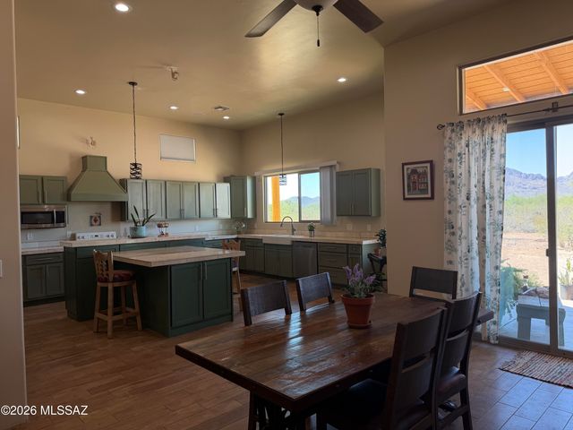 5700 W Iowa Street, Tucson, AZ 85757