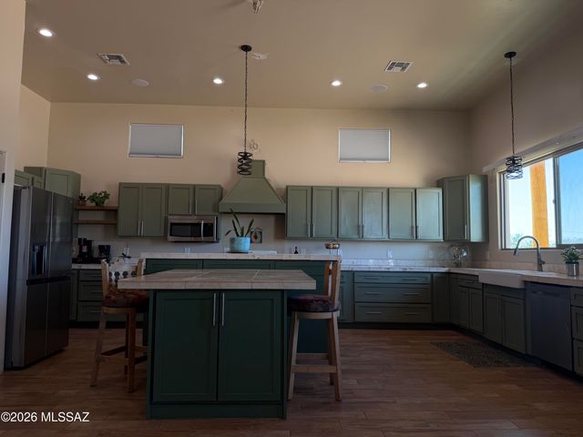 5700 W Iowa Street, Tucson, AZ 85757