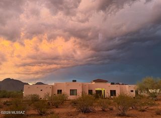 5700 W Iowa Street, Tucson, AZ 85757