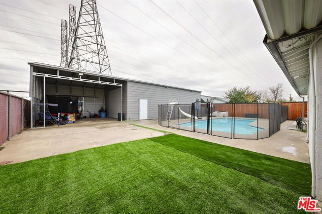 10917 Baron Avenue, Bakersfield, CA 93312