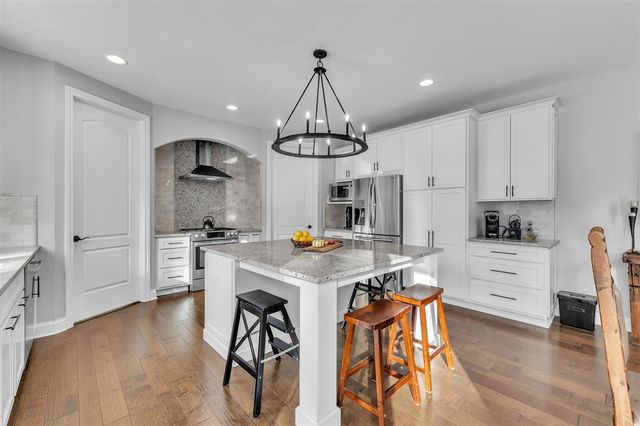 1091 Green Road, Ann Arbor, MI 48105