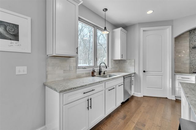 1091 Green Road, Ann Arbor, MI 48105