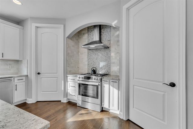 1091 Green Road, Ann Arbor, MI 48105