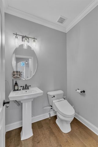 1091 Green Road, Ann Arbor, MI 48105