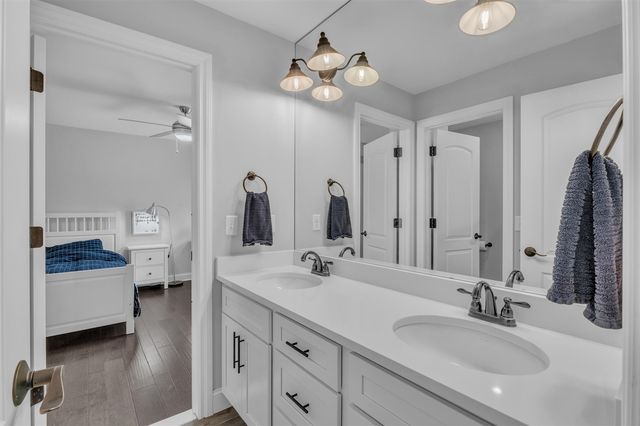 1091 Green Road, Ann Arbor, MI 48105