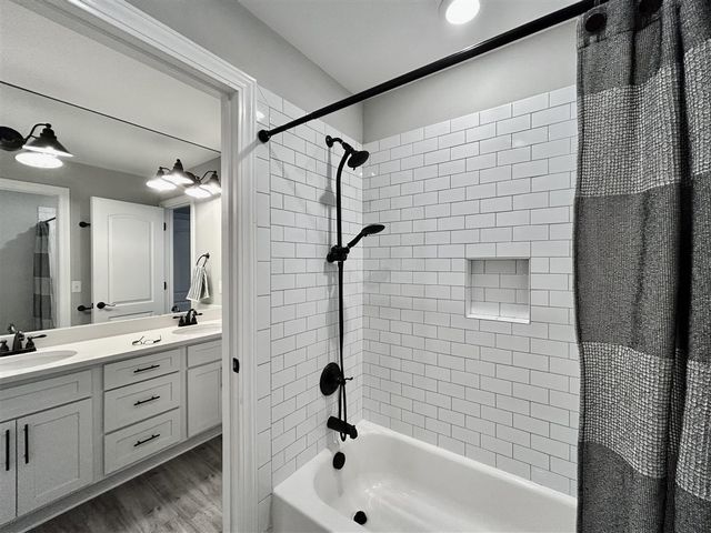 1091 Green Road, Ann Arbor, MI 48105