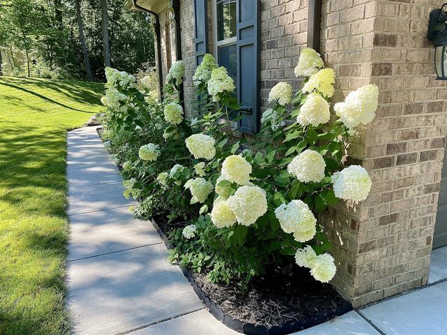 1091 Green Road, Ann Arbor, MI 48105