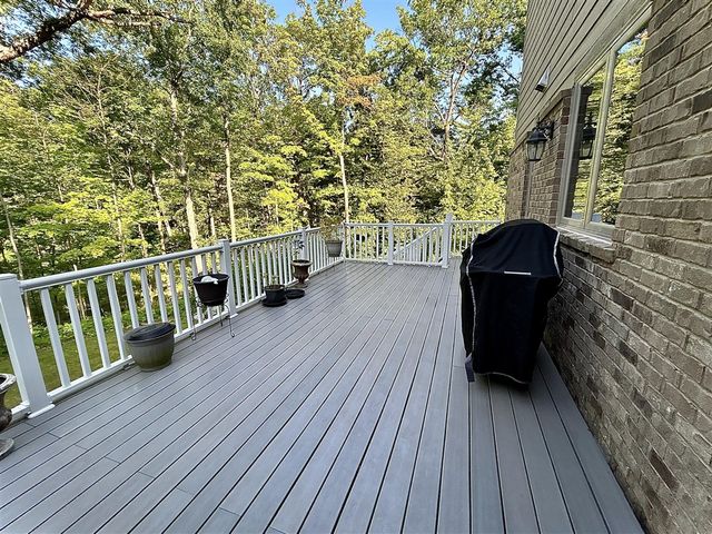 1091 Green Road, Ann Arbor, MI 48105