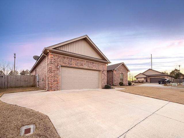 201 Creek View Drive, Austin, AR 72007