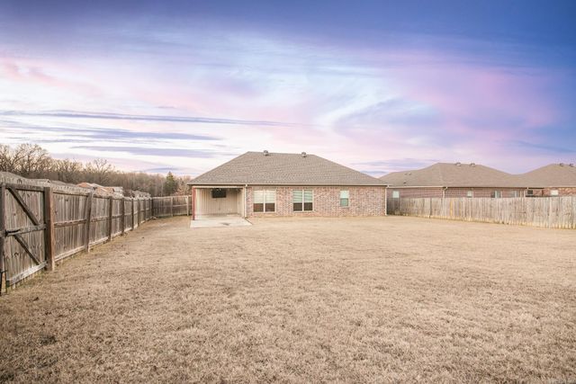 201 Creek View Drive, Austin, AR 72007