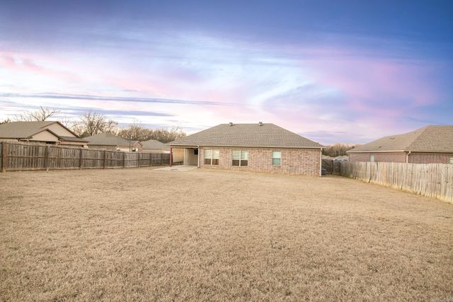 201 Creek View Drive, Austin, AR 72007