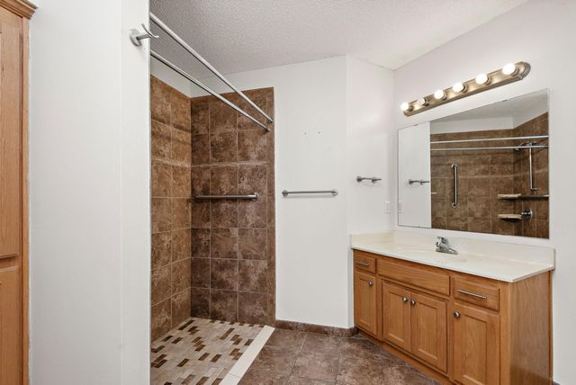 5651 Lambert Avenue NE, Albertville, MN 55301