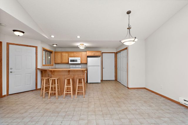 5651 Lambert Avenue NE, Albertville, MN 55301