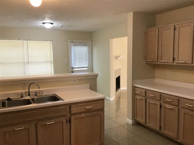 11802 Sunny Stream Drive, Tomball, TX 77375