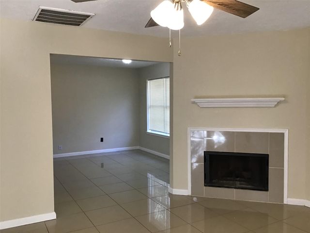 11802 Sunny Stream Drive, Tomball, TX 77375
