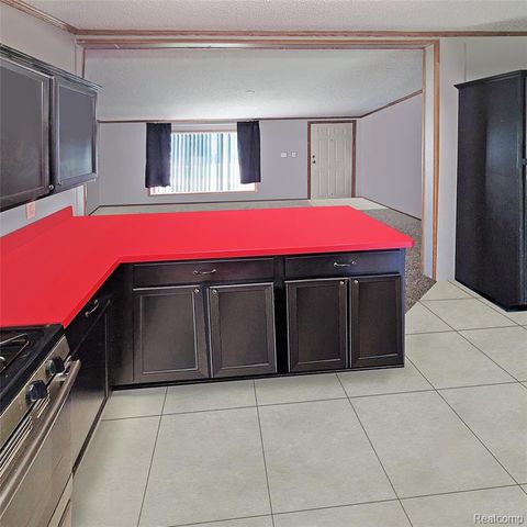 35420 Grant Street, Romulus, MI 48174