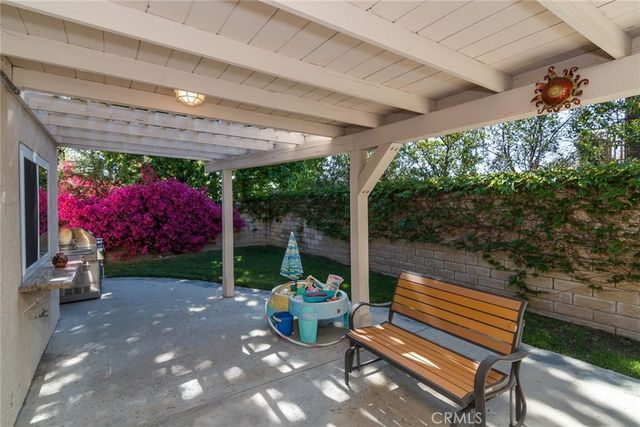 7019 Woodstone Place, West Hills, CA 91307