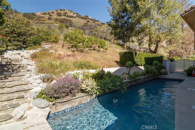 7019 Woodstone Place, West Hills, CA 91307