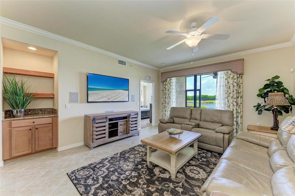 Image 11 of property listing at 7305 RIVER HAMMOCK DRIVE 102, Bradenton, FL 34212