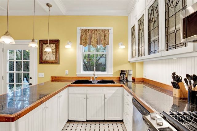 520 E Bryan Street, Savannah, GA 31401