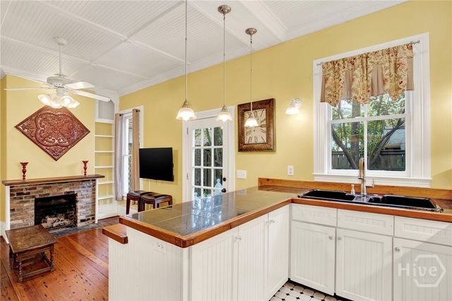 520 E Bryan Street, Savannah, GA 31401