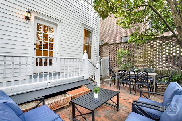 520 E Bryan Street, Savannah, GA 31401