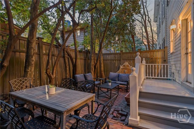 520 E Bryan Street, Savannah, GA 31401