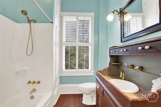 520 E Bryan Street, Savannah, GA 31401