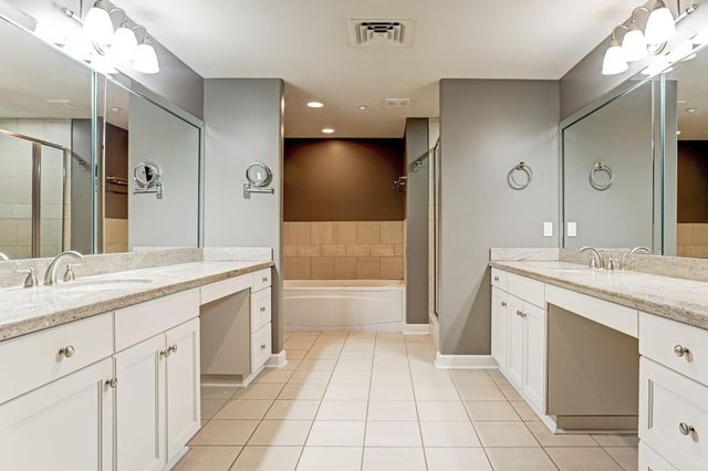 914 Main St Street 2104, Houston, TX 77002