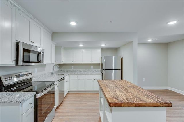 710 Jesse Jewell SE Parkways 105, Gainesville, GA 30501