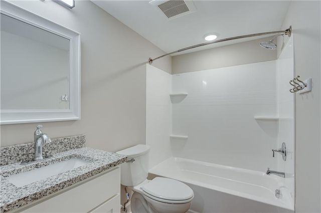 710 Jesse Jewell SE Parkways 105, Gainesville, GA 30501