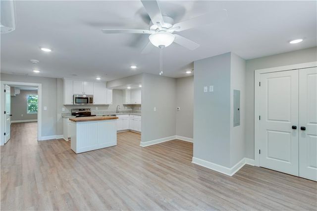 710 Jesse Jewell SE Parkways 105, Gainesville, GA 30501