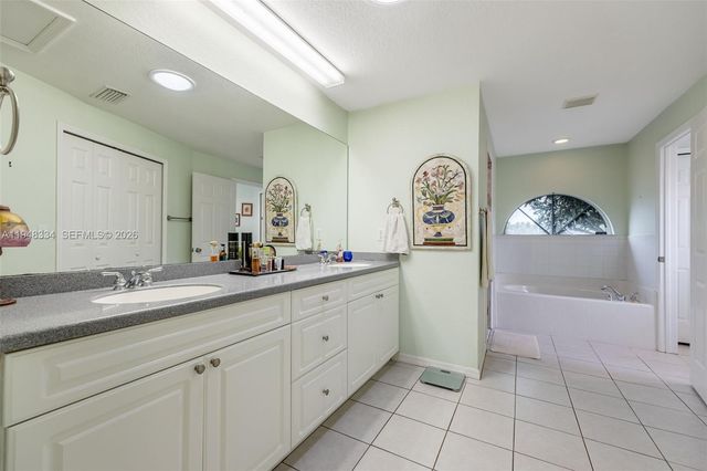 1197 April Ave, La Belle, FL 33935