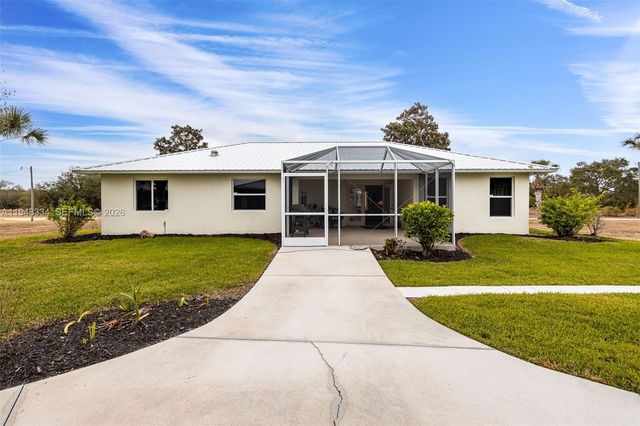 1197 April Ave, La Belle, FL 33935