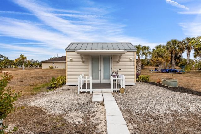 1197 April Ave, La Belle, FL 33935