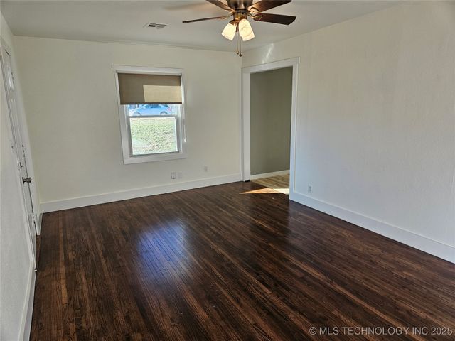 2325 W Easton Court, Tulsa, OK 74127