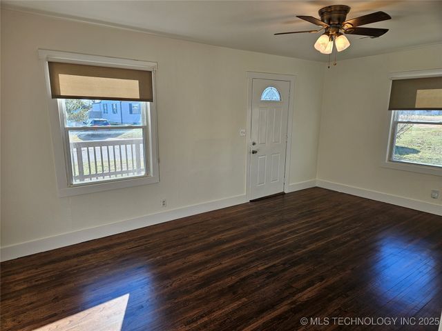 2325 W Easton Court, Tulsa, OK 74127