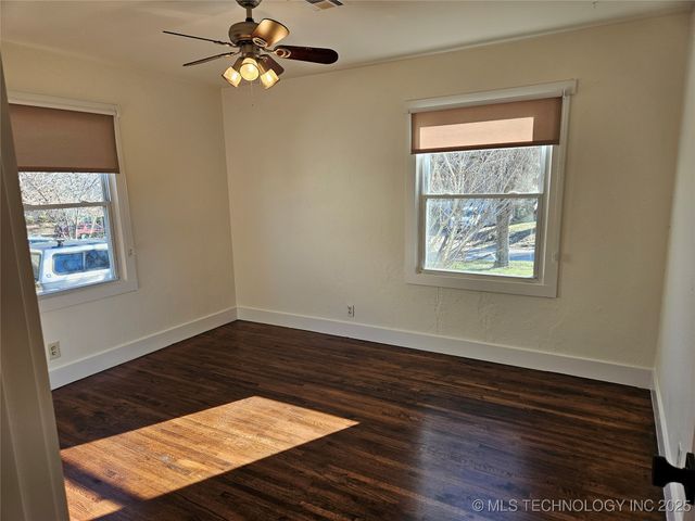 2325 W Easton Court, Tulsa, OK 74127