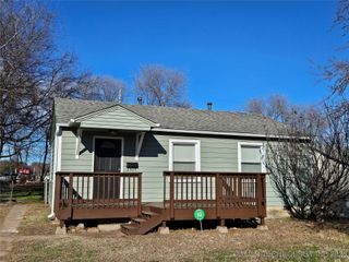 2325 W Easton Court, Tulsa, OK 74127