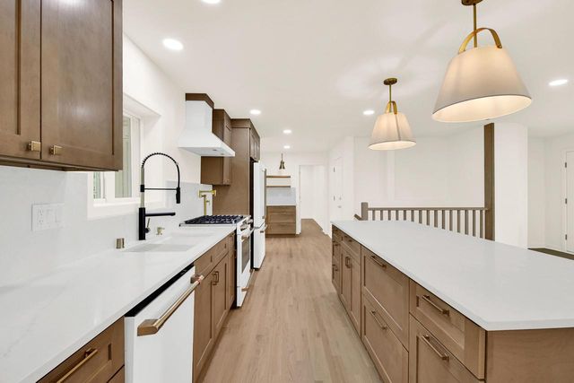 3285 Wetzel LANE, Brookfield, WI 53005