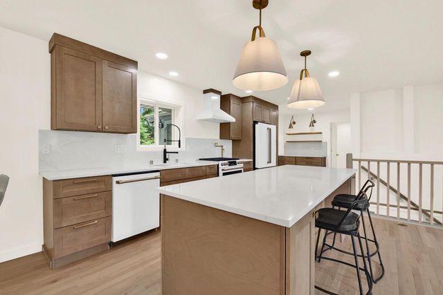 3285 Wetzel LANE, Brookfield, WI 53005