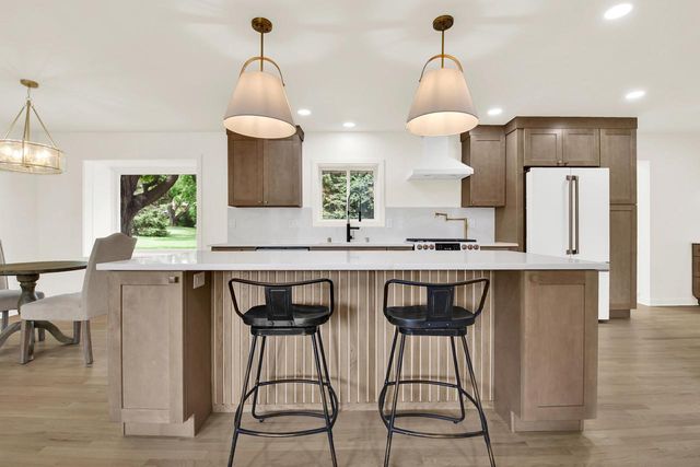 3285 Wetzel LANE, Brookfield, WI 53005